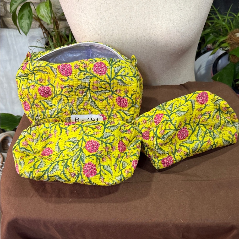 Floral Hand   made for Anthopolgy Quilted Cosmetic Bag Set